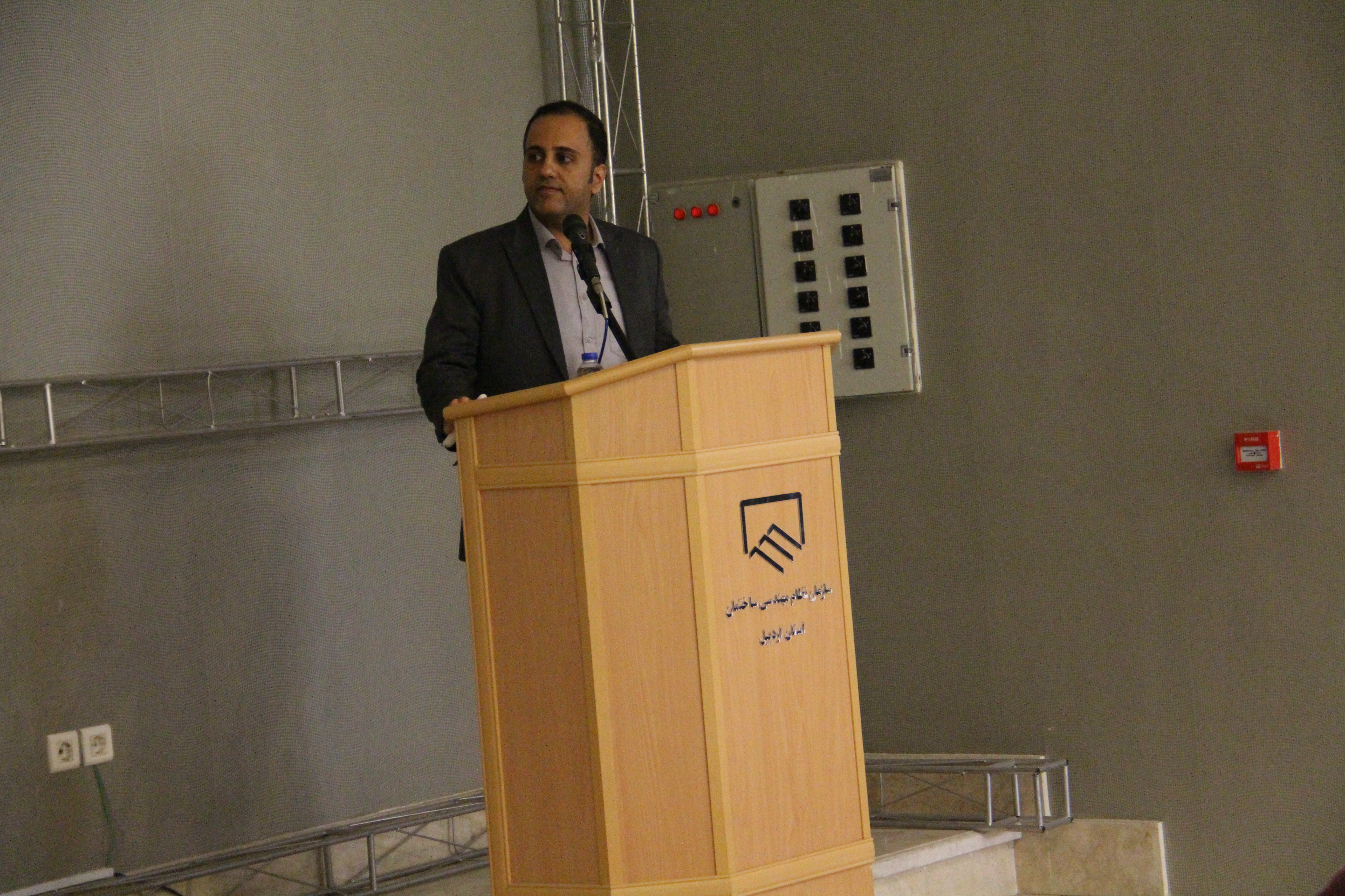 سمینار آشنایی با مفهوم مدلسازی اطلاعات ساخت BIM در ساخت و سازهای شهری در سازمان نظام مهندسی استان اردبیل توسط مهندس سعید خلیلی مدیر عامل شرکت بنا یار مهراز ایرانیان مشاور BIM و ارائه دهنده خدمات فناورانه مبتنی بر BIM